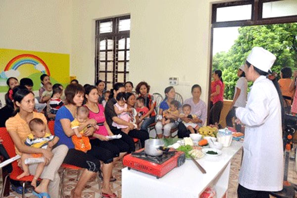 Viet Nam faces double health burden, malnutrition and obesity